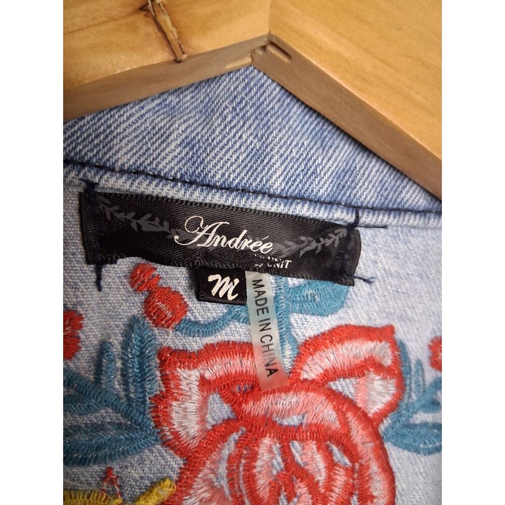 Andrée Embroidered Floral Denim Vest Women's Medium Light Wash Frayed Sleeveless - Picture 3 of 8